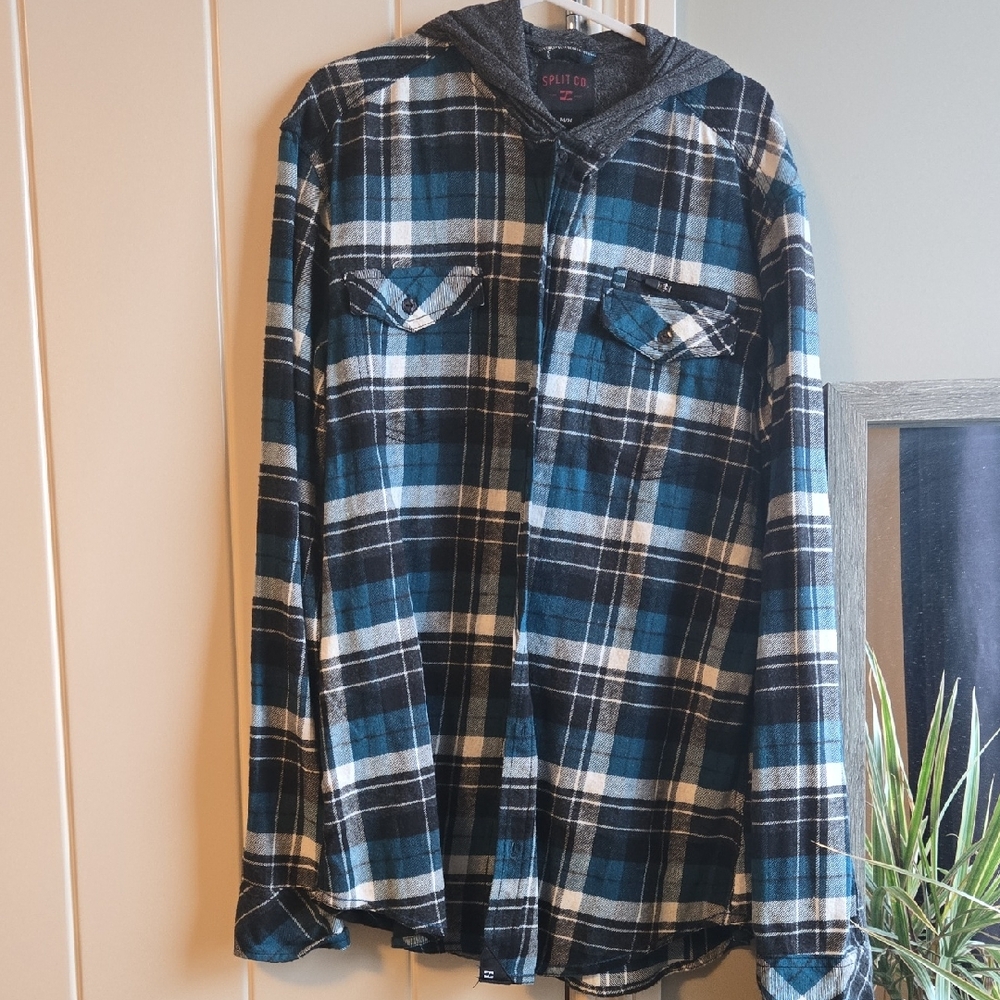 Mens Light Sweater Or Long Sleeve Shirt.